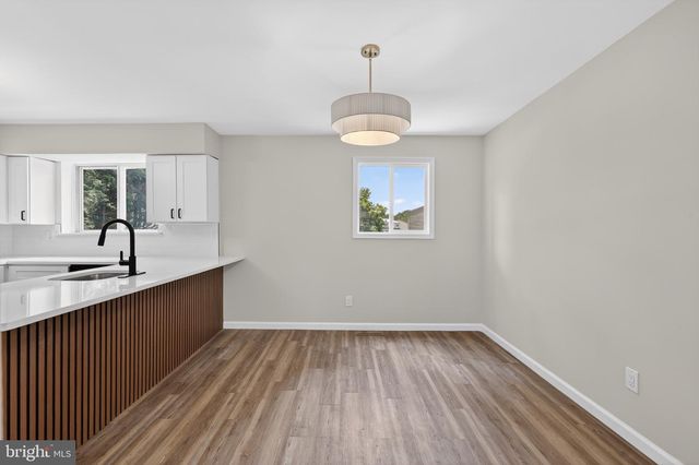12 HERON CT, Newark, DE 19702