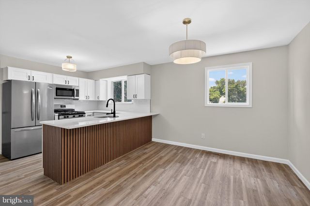12 HERON CT, Newark, DE 19702