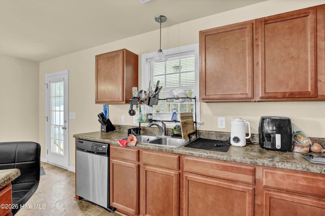 710 Savannah Drive, Jacksonville, NC 28546