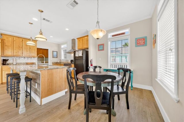 618 Dolphin Cr, Port Aransas, TX 78373