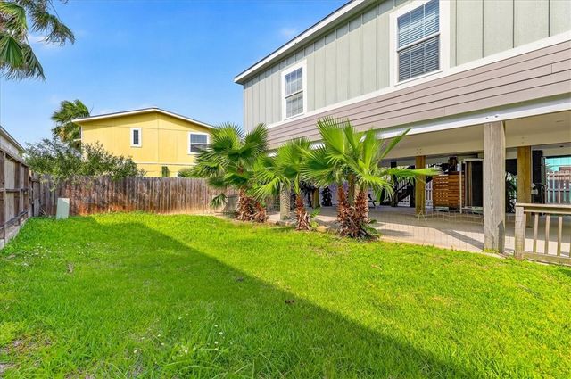 618 Dolphin Cr, Port Aransas, TX 78373