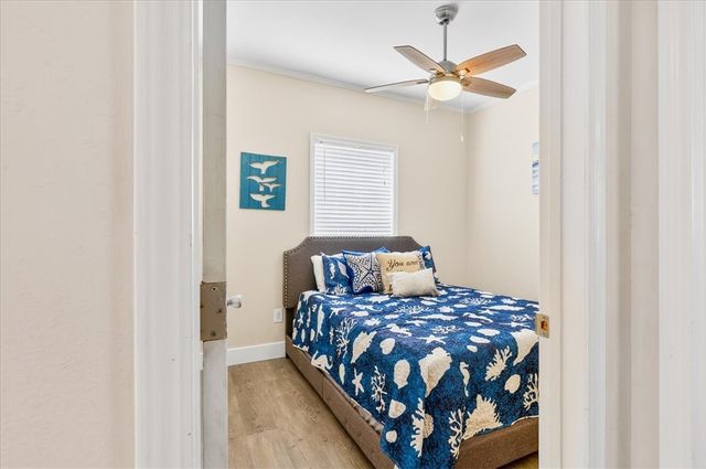 618 Dolphin Cr, Port Aransas, TX 78373