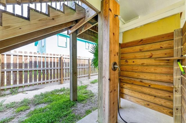 618 Dolphin Cr, Port Aransas, TX 78373