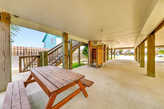 618 Dolphin Cr, Port Aransas, TX 78373