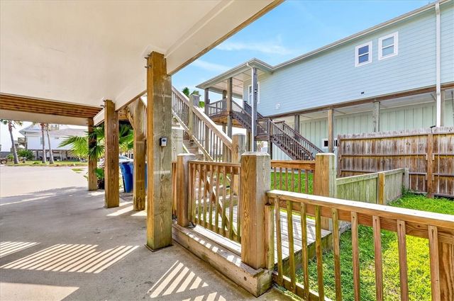 618 Dolphin Cr, Port Aransas, TX 78373