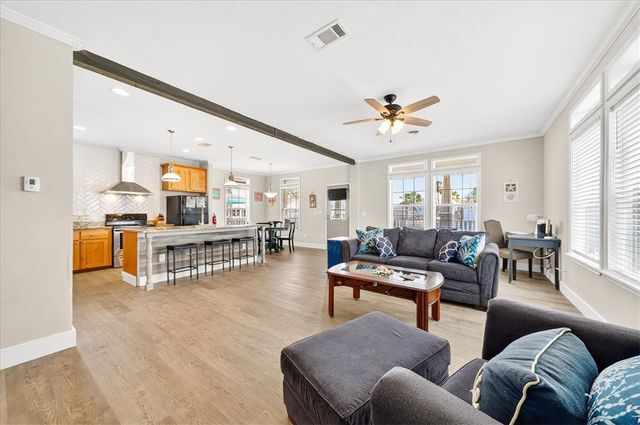 618 Dolphin Cr, Port Aransas, TX 78373