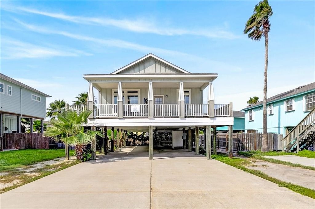 618 Dolphin Cr, Port Aransas, TX 78373