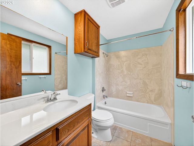 4847 CAPISTRANO Ct Ne, Salem, OR 97305