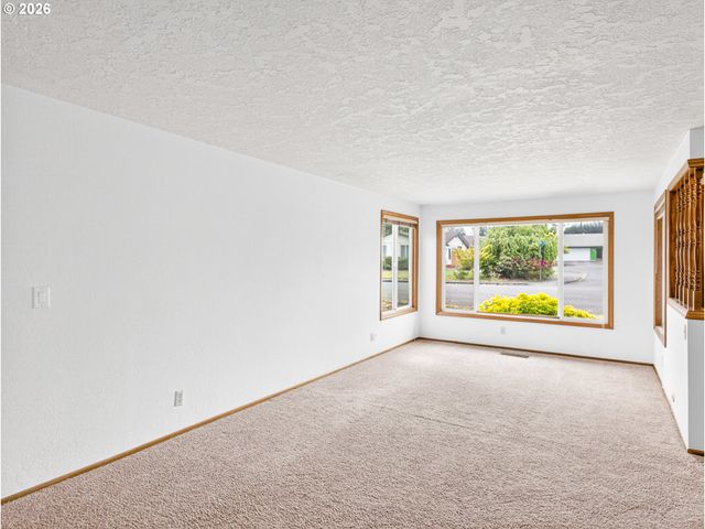 4847 CAPISTRANO Ct Ne, Salem, OR 97305