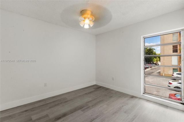 4855 NW 7th St 206-6, Miami, FL 33126