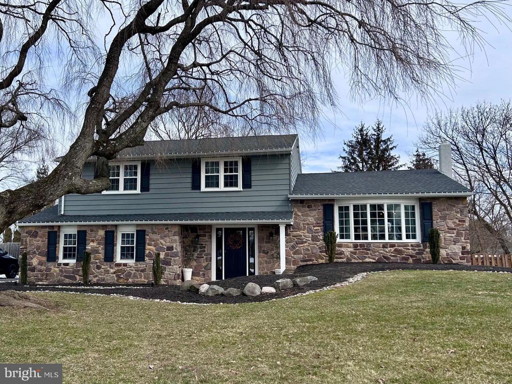 31 E JULIANNA DR, Southampton, PA 18966