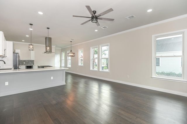 2902 Houston Avenue, Houston, TX 77009