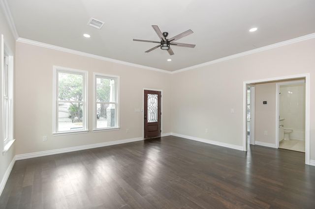 2902 Houston Avenue, Houston, TX 77009