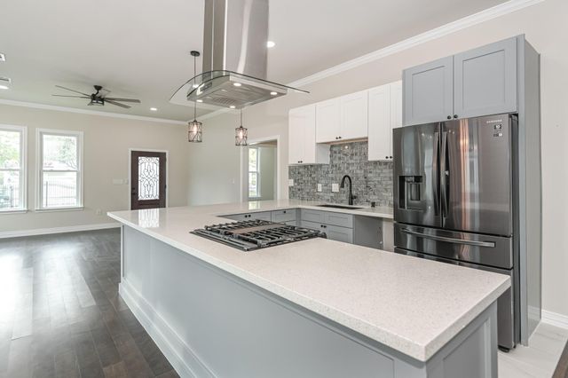 2902 Houston Avenue, Houston, TX 77009