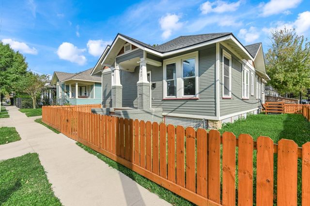 2902 Houston Avenue, Houston, TX 77009