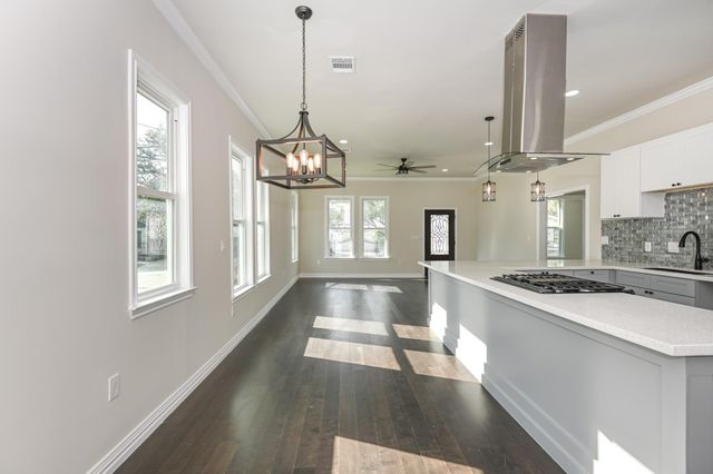 2902 Houston Avenue, Houston, TX 77009