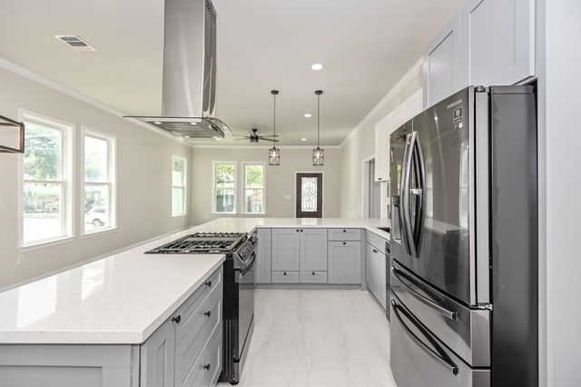 2902 Houston Avenue, Houston, TX 77009