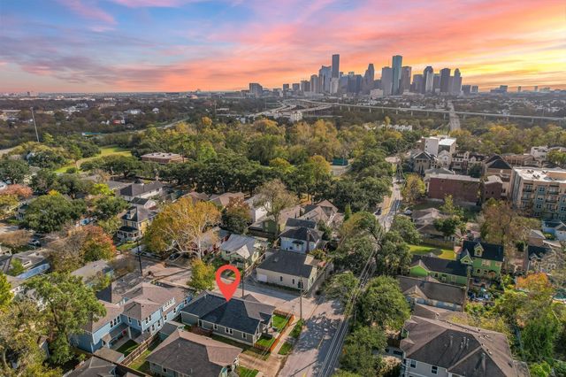 2902 Houston Avenue, Houston, TX 77009