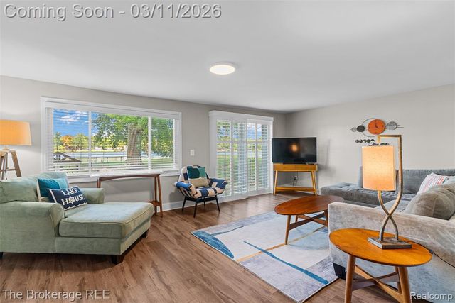 241 Reymont Road, Waterford, MI 48327