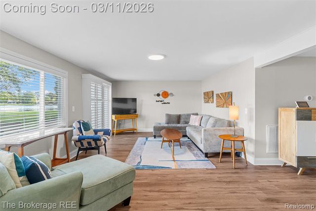 241 Reymont Road, Waterford, MI 48327