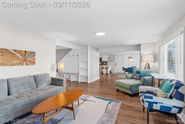 241 Reymont Road, Waterford, MI 48327