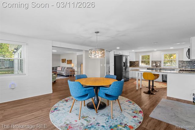 241 Reymont Road, Waterford, MI 48327