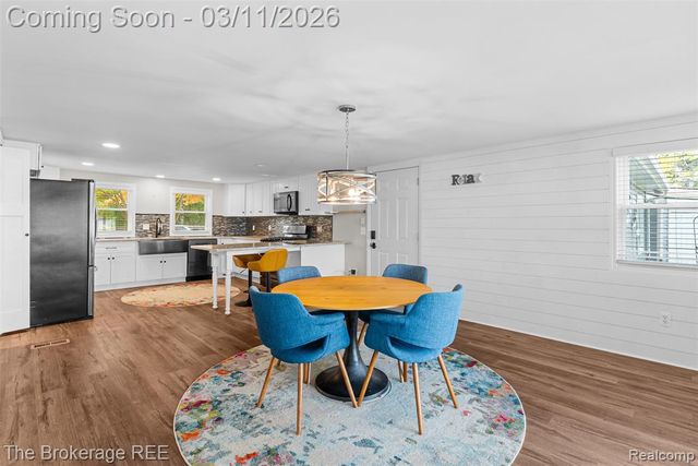 241 Reymont Road, Waterford, MI 48327