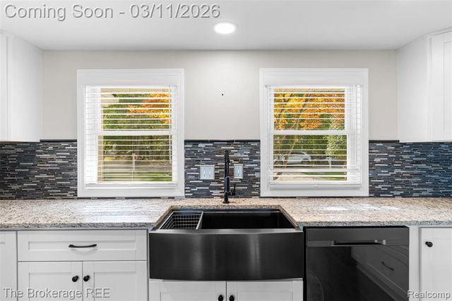 241 Reymont Road, Waterford, MI 48327