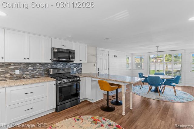 241 Reymont Road, Waterford, MI 48327