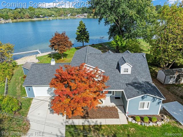 241 Reymont Road, Waterford, MI 48327