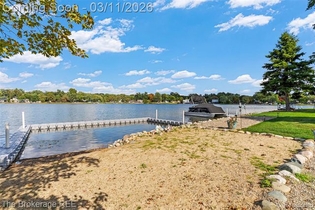 241 Reymont Road, Waterford, MI 48327