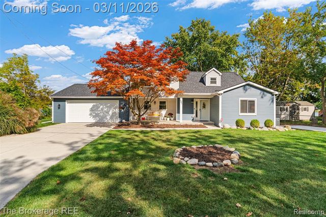 241 Reymont Road, Waterford, MI 48327