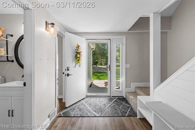 241 Reymont Road, Waterford, MI 48327