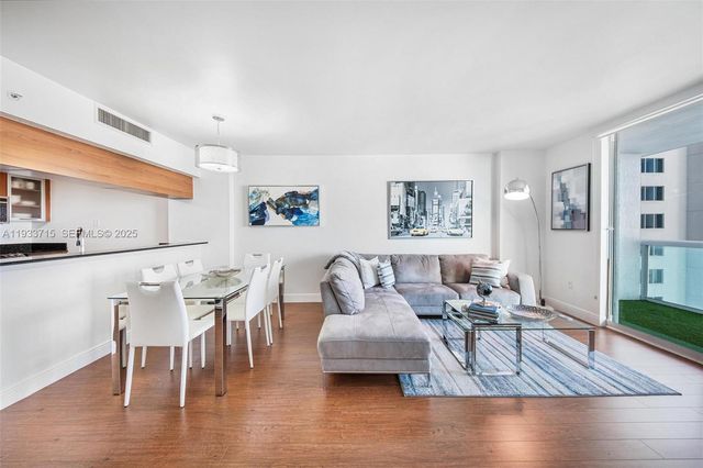 1800 N Bayshore Dr 3206, Miami, FL 33132