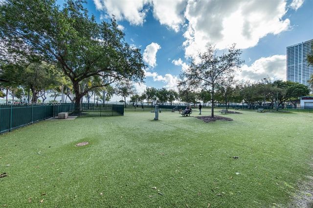 1800 N Bayshore Dr 3206, Miami, FL 33132