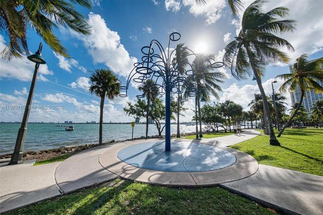 1800 N Bayshore Dr 3206, Miami, FL 33132