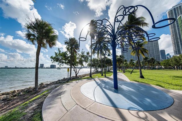 1800 N Bayshore Dr 3206, Miami, FL 33132