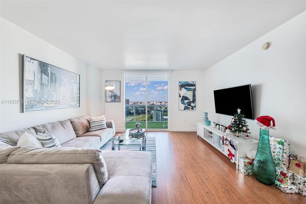 1800 N Bayshore Dr 3206, Miami, FL 33132