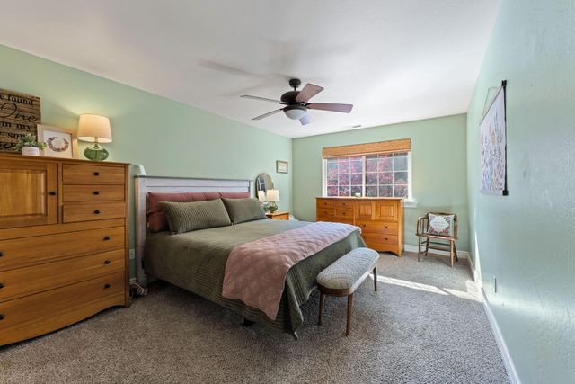 509 Cypress Avenue, Rogue River, OR 97537