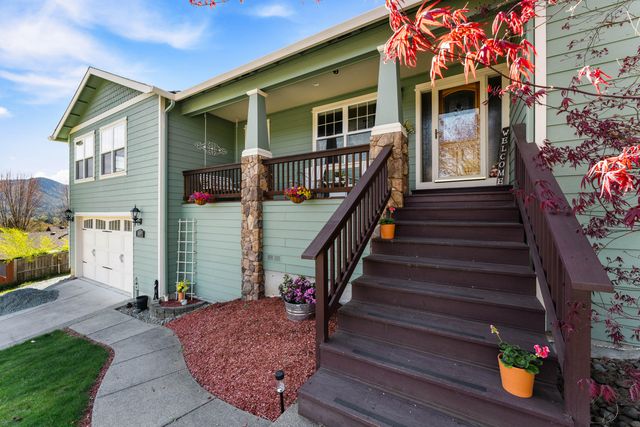 509 Cypress Avenue, Rogue River, OR 97537