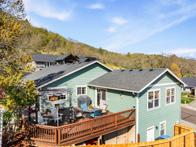 509 Cypress Avenue, Rogue River, OR 97537