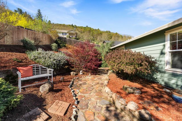 509 Cypress Avenue, Rogue River, OR 97537