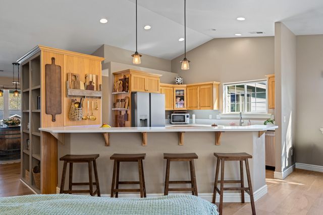 509 Cypress Avenue, Rogue River, OR 97537