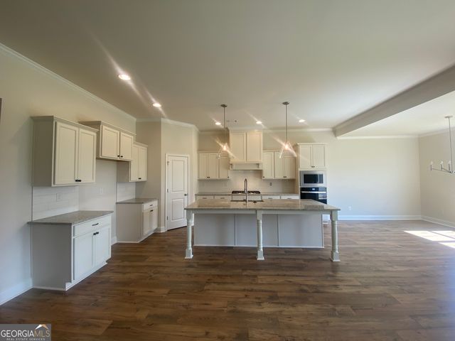 134 Oakdale Road 31, Jefferson, GA 30549