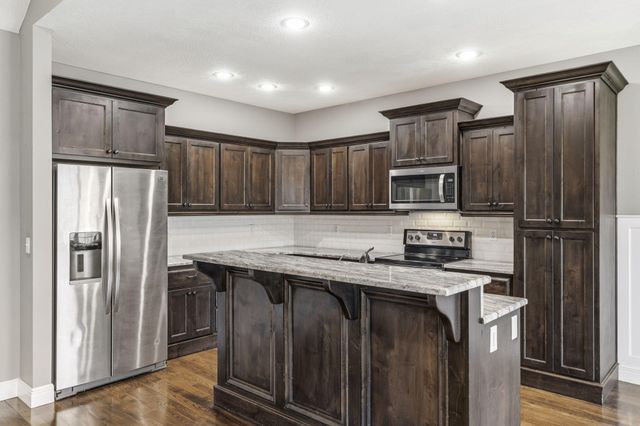 831 N Grapevine Road, Springfield, MO 65802
