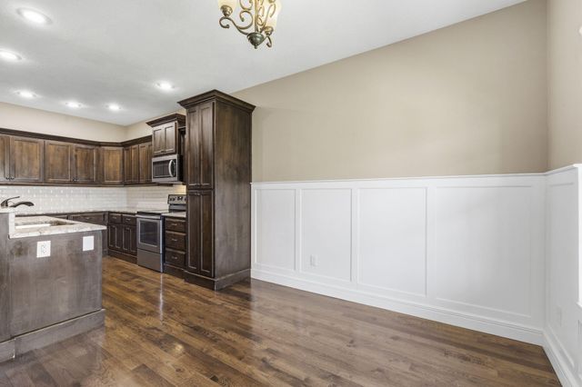 831 N Grapevine Road, Springfield, MO 65802