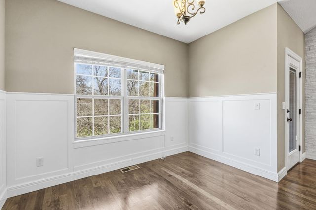831 N Grapevine Road, Springfield, MO 65802
