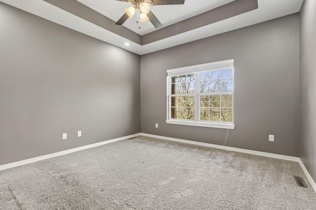 831 N Grapevine Road, Springfield, MO 65802