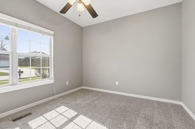 831 N Grapevine Road, Springfield, MO 65802