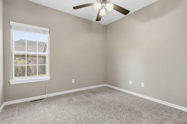 831 N Grapevine Road, Springfield, MO 65802